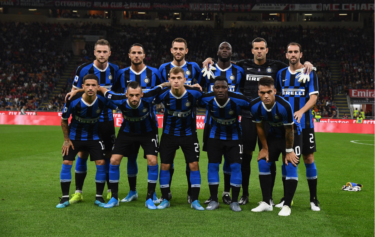 穆里尼奥：记者编造说我不喜欢拉法-席尔瓦，我都不认识他（穆里尼奥否认不喜欢拉法-席尔瓦：媒体瞎编，我根本不认识他）