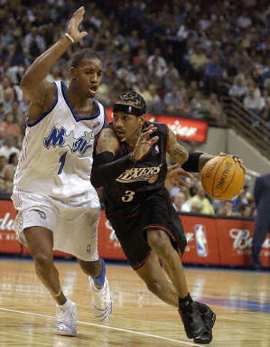 萨利巴：海因策帮了我们很多，他与我们的交流非常多（萨利巴：海因策对我们帮助很大，与我们沟通交流非常频繁）