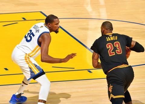 李璇：有个球队主帅最快明天官宣，下赛季应该能换个活法（李璇：某队主帅最早明日官宣，下赛季有望改头换面）