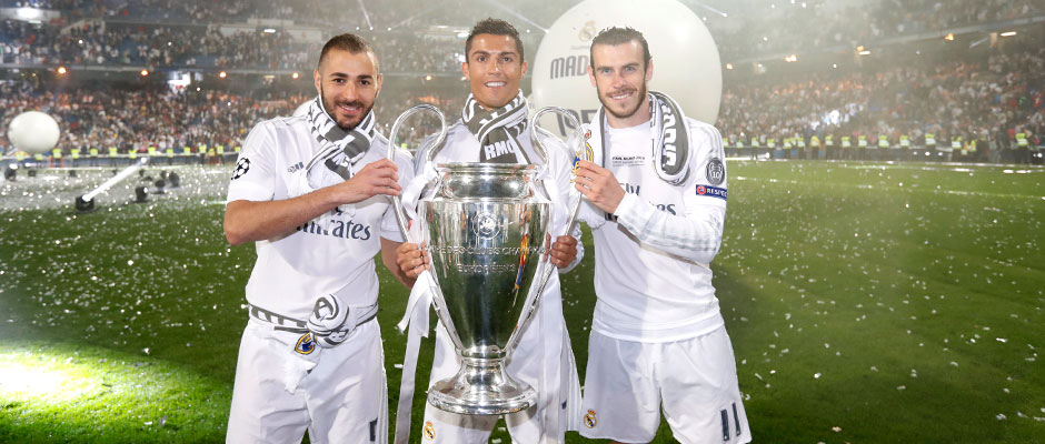 防线漏洞频出 难挡对手冲击（后防失误不断 难以抵御对手猛攻）