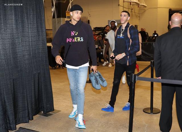 陈盈骏半场表现惊艳，高效轰下13分1助2断（陈盈骏上半场火力全开，高效斩获13分1助攻2抢断）