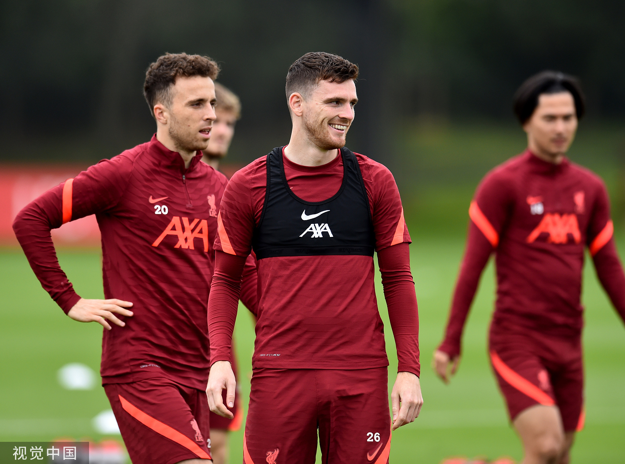 瓦伦西亚vs莱万特：加亚、丹朱马首发，马修-瑞安、阿德里安-德拉富恩特出战（瓦伦西亚战莱万特：加亚、丹朱马首发，马修-瑞安与阿德里安-德拉富恩特登场）