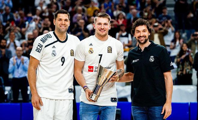 辽宁男篮王哲林末节关键表现（王哲林末节爆发助辽宁男篮掌控胜局）