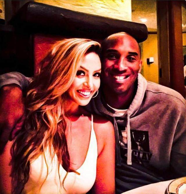 记者守候利物浦基地等待萨拉赫，斯洛特或派其出战国米（记者蹲守利物浦基地等萨拉赫，斯洛特或将让其出战国米）