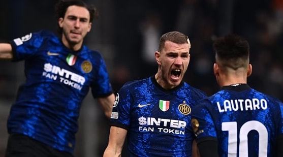 这队传球流畅得像跳舞（这队传球如舞步般丝滑）