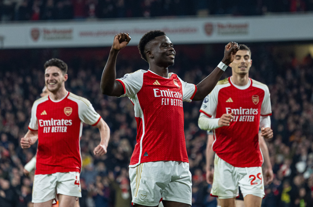 大连英博祝贺重庆铜梁龙冲超：祝愿贵俱乐部在中超再创佳绩（大连英博恭贺重庆铜梁龙晋级中超：预祝中超赛场再创辉煌）