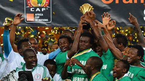 活久见！莱亚利是意甲近31年来第二位开场3分钟染红的门将（罕见一幕：莱亚利成近31年意甲第二位开场3分钟被罚下的门将）