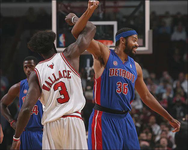 米体：伊尔迪兹的续约谈判因薪水问题陷入僵局，众豪门虎视眈眈（米体：薪资分歧致伊尔迪兹续约停滞，多家豪门紧盯其动向）