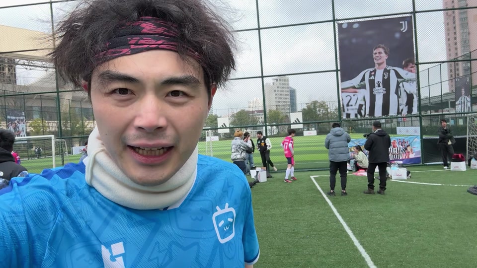 2025／26赛季英超：纽卡斯尔2-1曼城！瓜迪奥拉讽刺VAR抢戏（2025／26英超：纽卡2-1胜曼城，瓜迪奥拉嘲讽VAR抢镜）