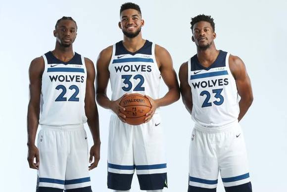 弗拉格：伦纳德是我努力的目标，自己可以在队内胜任得分角色（弗拉格：以伦纳德为标杆，自信承担球队得分职责）