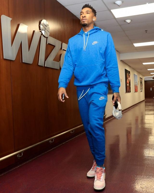 友谊赛战报：弗里曼双响本坦库尔染红，美国5-1十人乌拉圭（热身赛速递：弗里曼梅开二度，本坦库尔染红，美国5-1大胜十人乌拉圭）