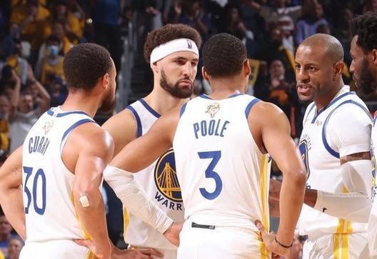 快船VS灰熊首发：莱昂纳德、哈登、邓恩、科林斯、祖巴茨（快船战灰熊首发公布：莱昂纳德、哈登、邓恩、科林斯、祖巴茨领衔）