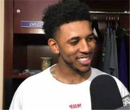 历年中超金靴：武磊34球傲视群雄，法比奥28球独享本赛季金靴（中超金靴回顾：武磊34球领跑历史，法比奥28球加冕本季金靴）