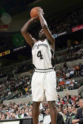 吉格斯阿姆德·迪亚洛已成曼联不可或缺的关键球员（阿姆德·迪亚洛已成曼联阵中不可或缺的关键一环）