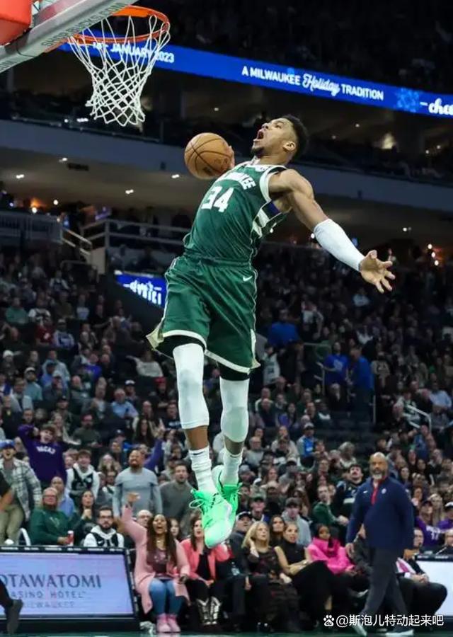 圣诞大战开幕！尼克斯vs骑士首发：布伦森&唐斯PK加兰&米切尔（圣诞大战打响！尼克斯vs骑士首发：布伦森、唐斯对飙加兰、米切尔）